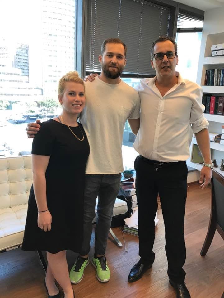 עו״ד יניב גביש לצד אלכס שטילוב